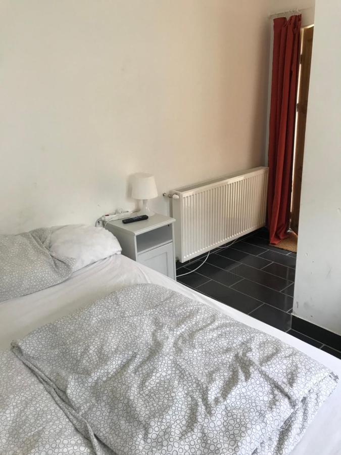 Kerti Franciaagyas Apartman Vác Екстериор снимка